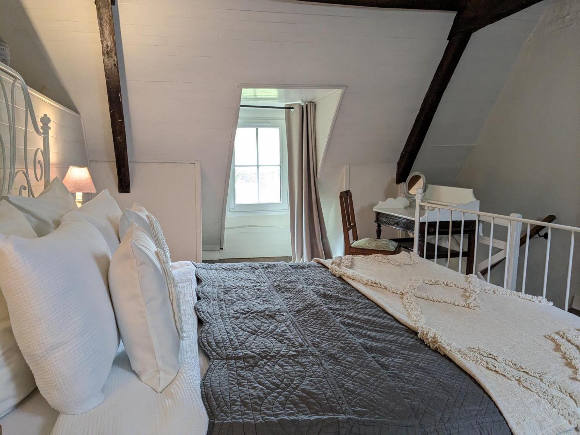 Sous Le Chateau Jumilhac-le-Grand Bagian luar foto