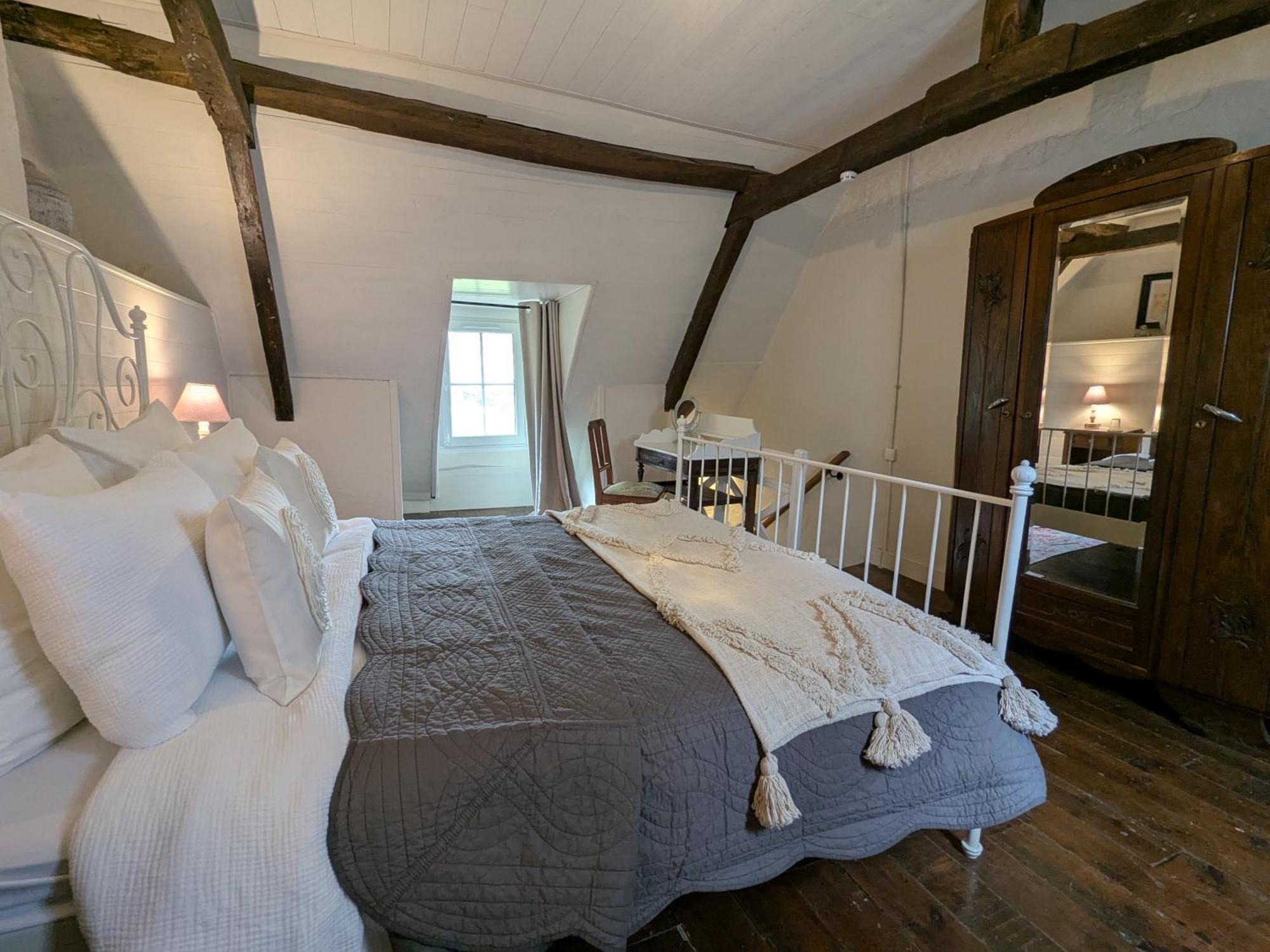 Sous Le Chateau Jumilhac-le-Grand Bagian luar foto